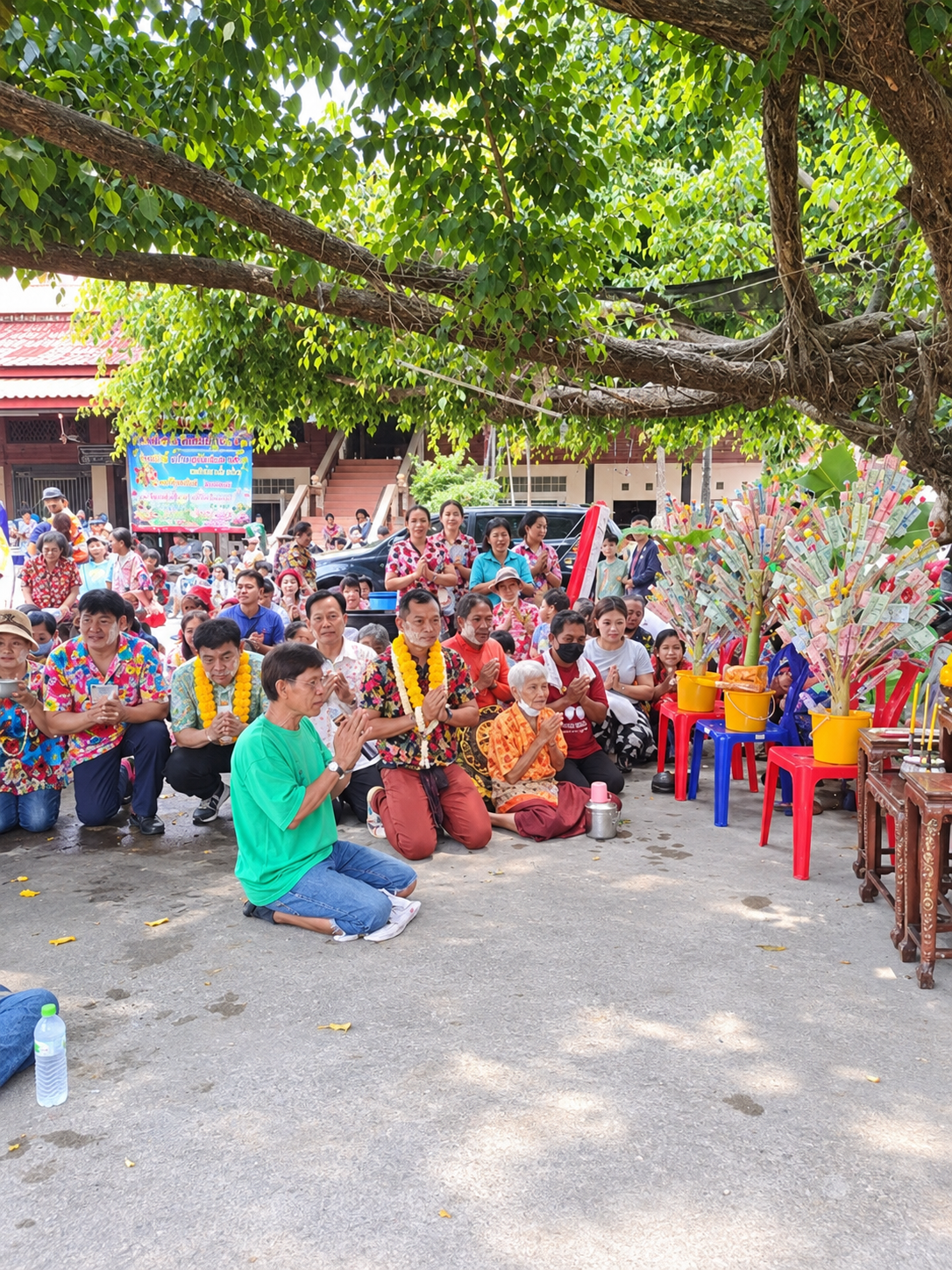 สรงน้ำพระ เนื่องในเทศกาลวันสงกรานต์ รูปที่ 1