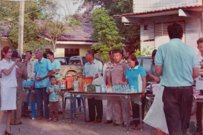 บิณฑบาตของพระสงฆ์และการร่วมบุญของประชาชนในวันแม่ รูปที่ 3